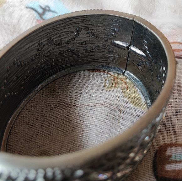 Art Deco Reproduction Clamper Pewter Color Rhinestone Bracelet MINT Condition - Picture 8 of 10